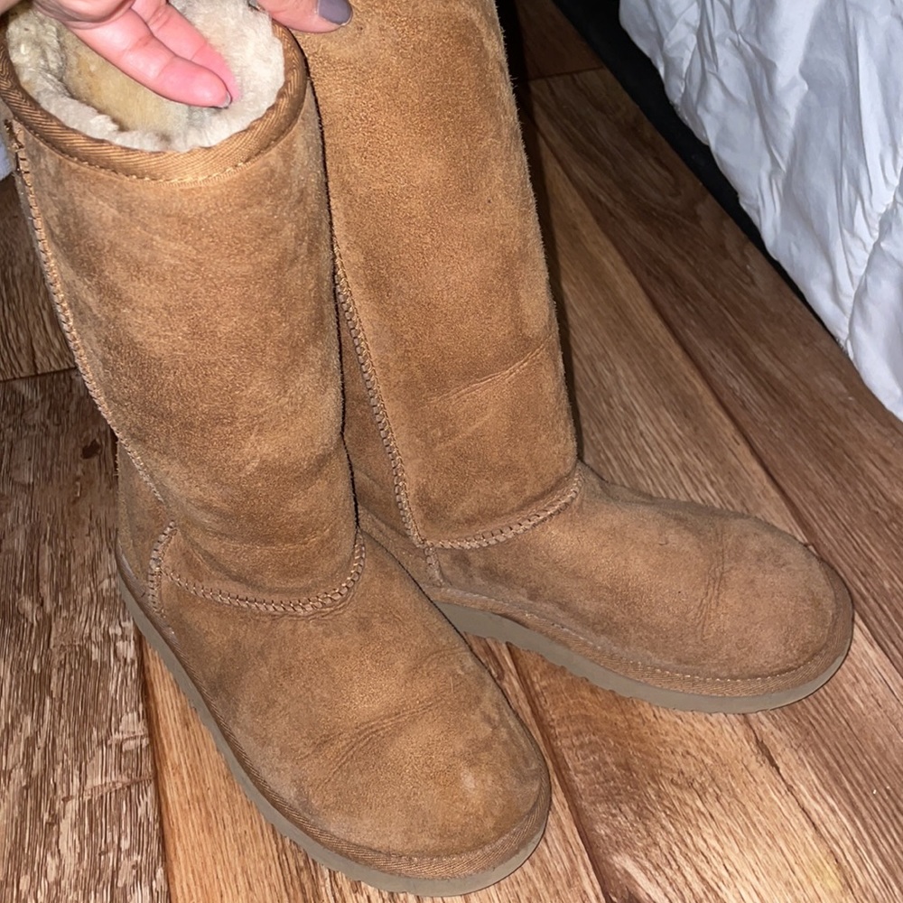 Ugg boot - Picture 2 of 2
